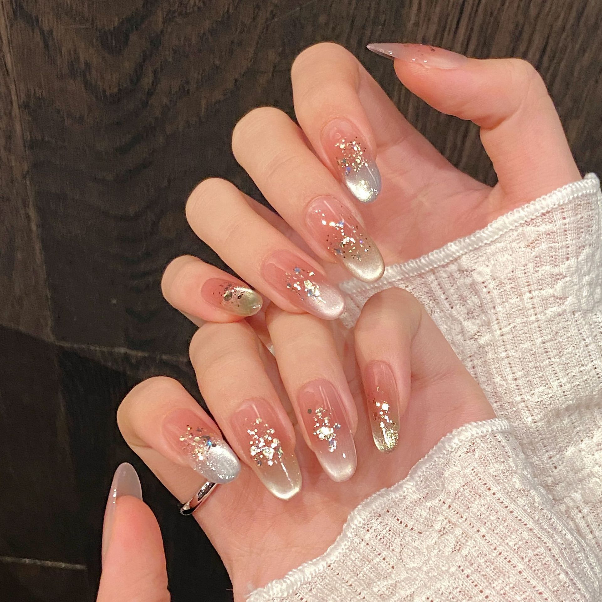 손톱에 수제 프레스 Gillter 디자인의 레인보우 C - Nail Art Design 리뷰 및 가격